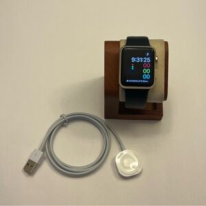 Apple Watch Series 7000, Gold casing,‎ tested, Charger included